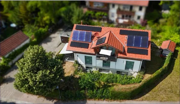 Immobilie in Utting am Ammersee - Zweifamilienhaus mit wirklich Platz  - Bild 0