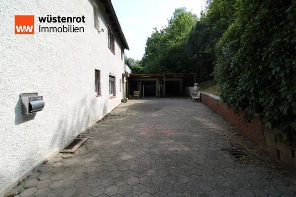 Immobilie in Rödinghausen - Viel Haus. Viel Grundstück. Viele Möglichkeiten - Großzügiges Einfamilienhaus in Rödinghausen - Bild 1