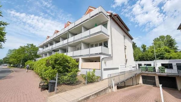 Immobilie in Seelze - Gemütliches 1,5-Zimmer-Maisonette-Apartment mit Balkon & Tiefgaragenstellplatz - Bild 0