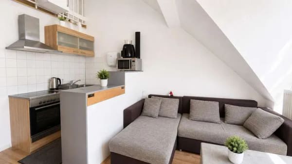 Immobilie in Seelze - Gemütliches 1,5-Zimmer-Maisonette-Apartment mit Balkon & Tiefgaragenstellplatz - Bild 1