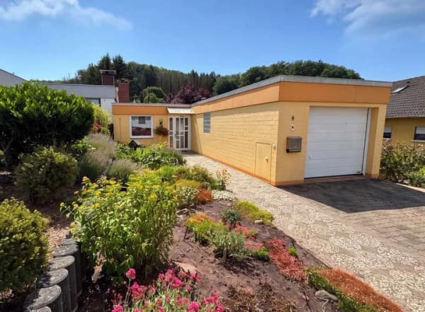 Immobilie in Otterberg - Otterberg: Top gepflegtes Reihenendhaus (Bungalow) mit schönem Garten und Garage
 - Bild 0