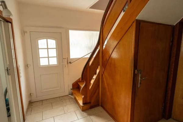Immobilie in Höhr-Grenzhausen - FREISTEHENDES EFH IN ZENTRALER WOHNLAGE!!! – Mit Küche und PKW-Stellplatz! - Bild 1