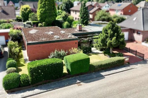 Immobilie in Leer - Ebenerdiges Wohnen im Bauhausstil mit Einliegerwohnung - Bild 2