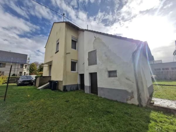 Immobilie in Wadgassen - Freistehendes Einfamilienhaus mit viel Potenzial in zentraler Lage - Bild 1