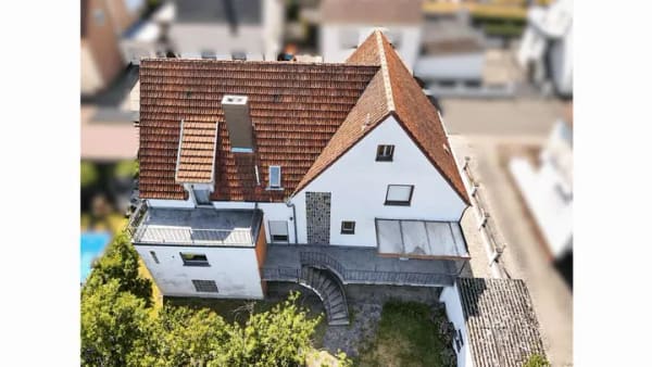 Immobilie in Bruchmühlbach-Miesau - Großzügiges Einfamilienhaus mit rund 210 m² Wohnfläche in Bruchmühlbach-Miesau - Bild 2