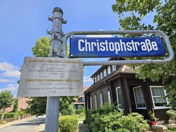 Immobilie in Niesky - Rarität in Toplage von Niesky – eine historische Wohnhaushälfte der Fa. Christoph & Unmack - Bild 1