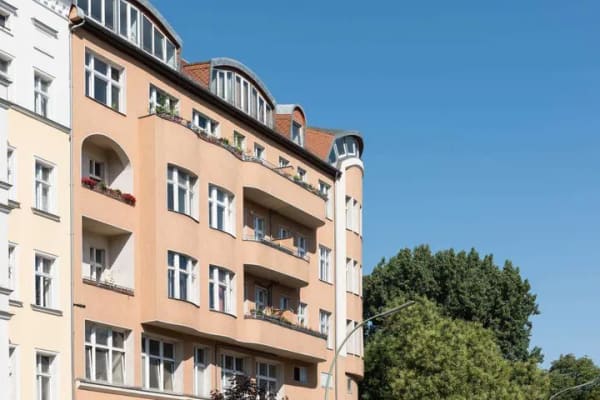 Immobilie in Berlin - Erstattung der Erwerbsnebenkosten: Vermietete 4-Zimmer Wohnung nahe Landwehrkanal - Bild 0