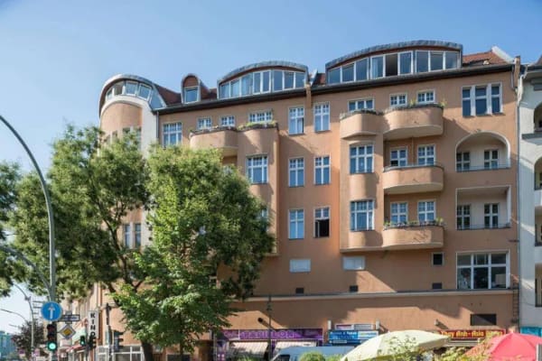 Immobilie in Berlin - Erstattung der Erwerbsnebenkosten: Vermietete 4-Zimmer Wohnung nahe Landwehrkanal - Bild 1