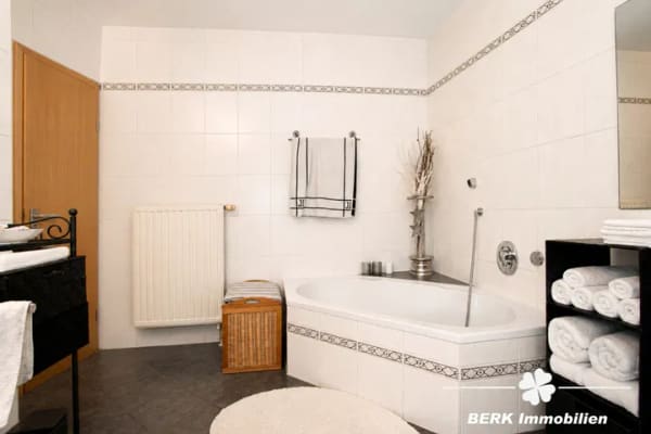 Immobilie in Glattbach - BERK Immobilien - Attraktive 2-Zimmer-Eigentumswohnung mit Terrasse in Glattbach - Bild 1