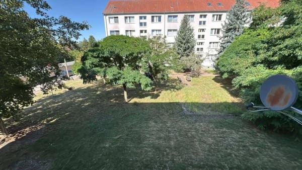 Immobilie in Südliches Anhalt - Erstbezug nach Renovierung! Helle 2 Zimmer Wohnung mit Balkon, neuer Elektrik und sofort bezugsfrei - Bild 0
