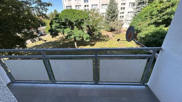 Immobilie in Südliches Anhalt - Erstbezug nach Renovierung! Helle 2 Zimmer Wohnung mit Balkon, neuer Elektrik und sofort bezugsfrei - Bild 3