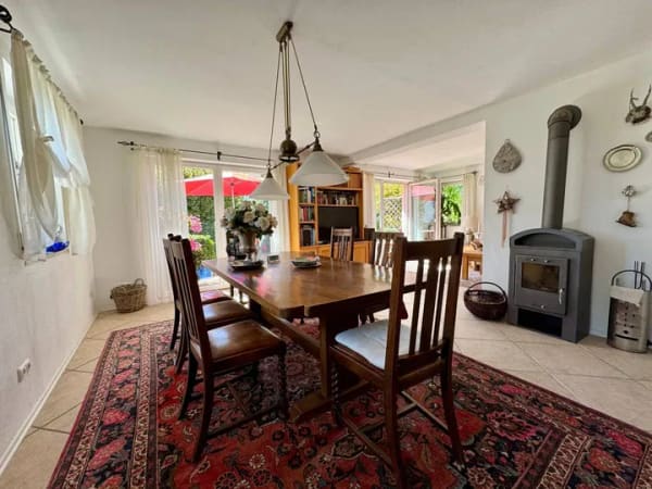 Immobilie in Seeon-Seebruck - Wohnen wie im eigenen Haus - kernsaniertes Bauernhaus mit Garten & Seeblick am Chiemsee - Bild 4