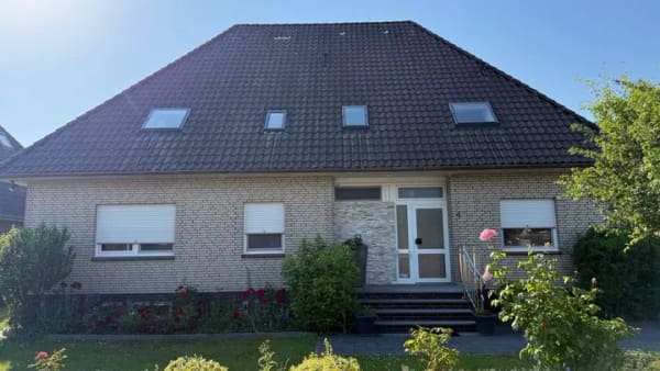 Immobilie in Wiefelstede - Großzügiges Haus mit 10 Zimmern in Wiefelstede - Bild 0