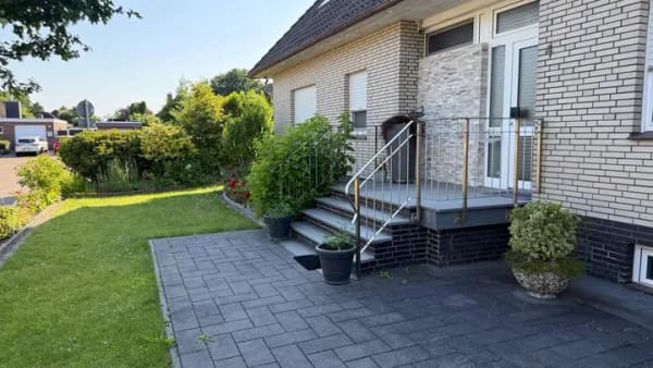 Immobilie in Wiefelstede - Großzügiges Haus mit 10 Zimmern in Wiefelstede - Bild 1