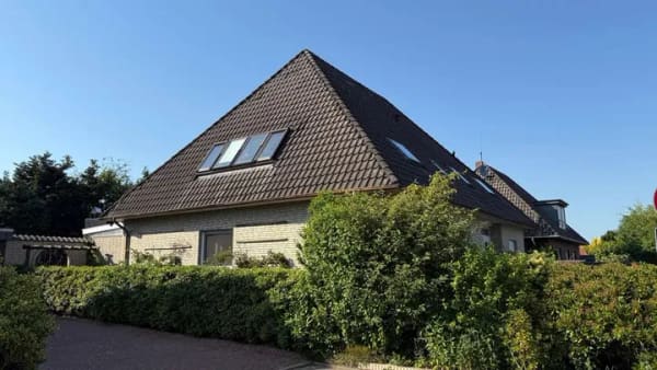 Immobilie in Wiefelstede - Großzügiges Haus mit 10 Zimmern in Wiefelstede - Bild 2