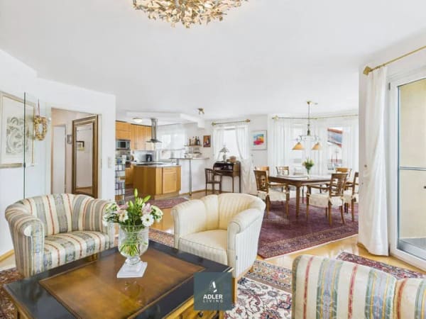 Immobilie in Ellhofen - Großzügiges Wohnen wie im eigenen Haus - 157 m² Maisonette mit zwei Balkonen und TG - Bild 1