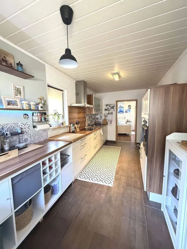 Immobilie in Ronneburg - Wohnen auf einer Ebene - gepflegter Bungalow mit Kamin, Klima & Gartenidylle - Bild 3