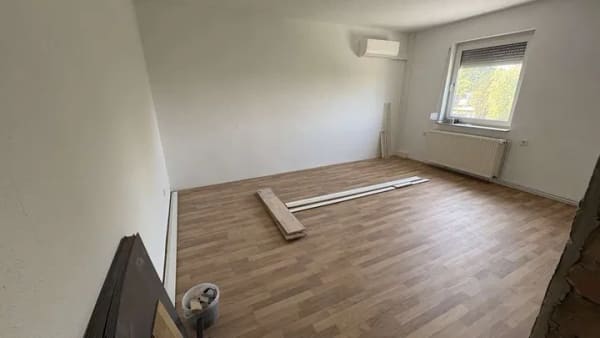 Immobilie in Braunsbedra - Modernisiertes Einfamilienhaus mit Seeblick und viel Gestaltungspotenzial - Bild 4