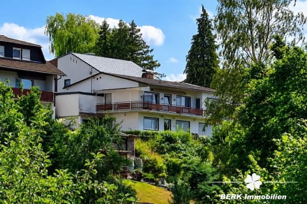 Immobilie in Lützelbach - BERK Immobilien – Großzügiges Wohnhaus mit viel Platz und vielfältigen Möglichkeiten in Lützelbach - Bild 0