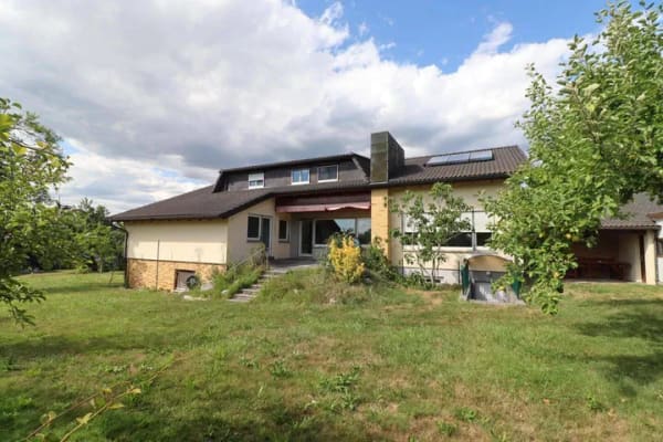 Immobilie in Baienfurt - Familienwohnsitz mit Vermietungspotenzial und großzügigem Grundstück - Bild 1