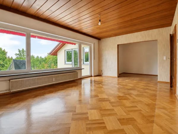 Immobilie in Baienfurt - Familienwohnsitz mit Vermietungspotenzial und großzügigem Grundstück - Bild 3