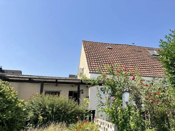 Immobilie in Übach-Palenberg - Interessantes Haus für handwerklich geschickte Käufer - Bild 1