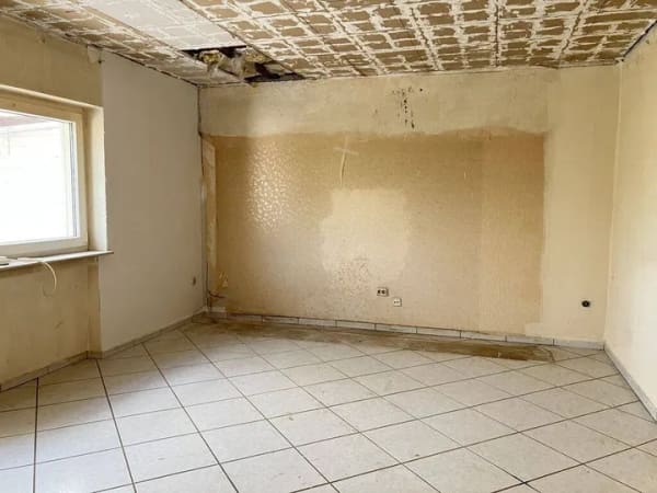 Immobilie in Übach-Palenberg - Interessantes Haus für handwerklich geschickte Käufer - Bild 3