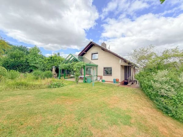 Immobilie in Wanfried - Traumhaftes Grundstück trifft großzügiges Wohnen – Familienhaus in begehrter Lage - Bild 0