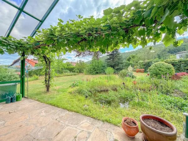 Immobilie in Wanfried - Traumhaftes Grundstück trifft großzügiges Wohnen – Familienhaus in begehrter Lage - Bild 1