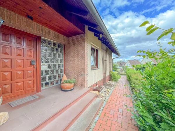 Immobilie in Wanfried - Traumhaftes Grundstück trifft großzügiges Wohnen – Familienhaus in begehrter Lage - Bild 2