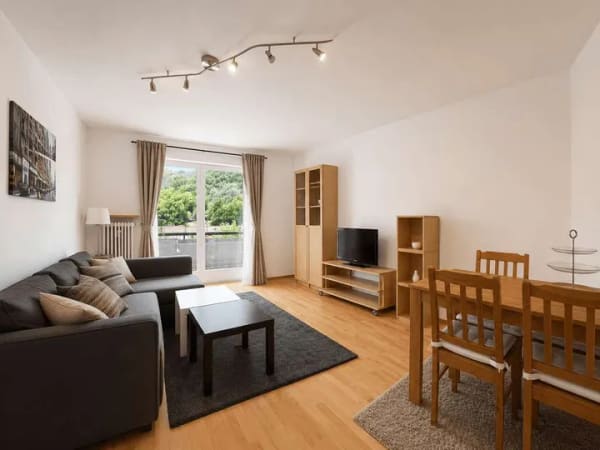 Immobilie in Kreuth - Sonnige 2-Zimmer-Wohnung in Weißach I Wenige Gehminuten zum Tegernsee I Ruhige Lage mit Südbalkon - Bild 1