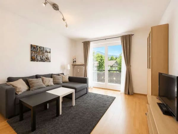 Immobilie in Kreuth - Sonnige 2-Zimmer-Wohnung in Weißach I Wenige Gehminuten zum Tegernsee I Ruhige Lage mit Südbalkon - Bild 2