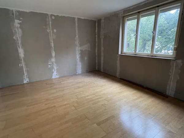 Immobilie in Süßen - 2-3 Familienhaus mit schönem Garten und Garage! Sofort frei! - Bild 2