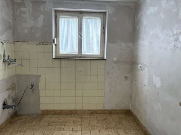 Immobilie in Süßen - 2-3 Familienhaus mit schönem Garten und Garage! Sofort frei! - Bild 4