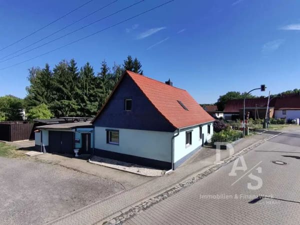 Immobilie in Aschersleben - Gemütliches Zuhause mit Charme – gepflegtes Einfamilienhaus zum Einziehen und Wohlfühlen - Bild 1