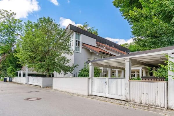 Immobilie in Ismaning - Exklusive Villa mit direktem Isarzugang – außergewöhnliche Architektur trifft auf großes Gestal - Bild 2