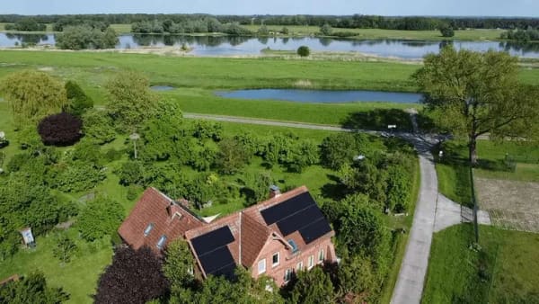 Immobilie in Amt Neuhaus - Stadtflucht? Ratz-fatz nach Raffatz! Großes Haus für die ganze Familie, direkt an der Elbe - Bild 0