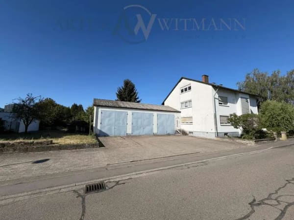 Immobilie in Ettenheim - Mehrfamilienhaus auf großem Grundstück mit Neubaupotenzial - Bild 0