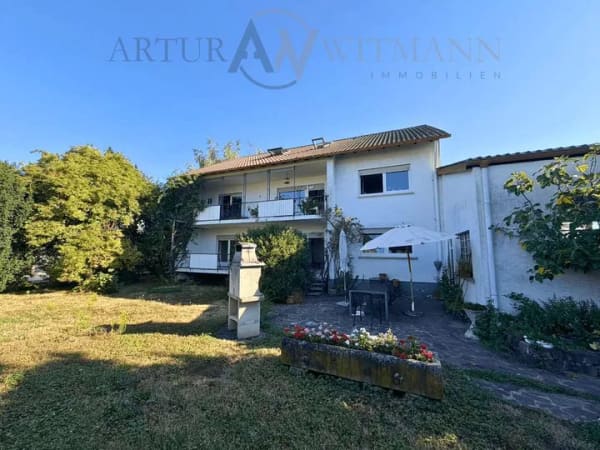 Immobilie in Ettenheim - Mehrfamilienhaus auf großem Grundstück mit Neubaupotenzial - Bild 1