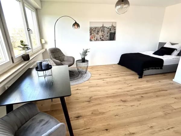 Immobilie in Garching bei München - Noch vermietetes - lichtdurchflutetes Apartment in Garching - frisch saniert mit Stellplatz - Bild 1