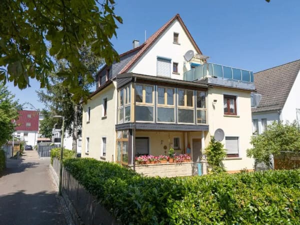 Immobilie in Asperg - Langlebiges, massiv gebautes Dreifamilienhaus in Asperg - für Macher und Gestalter - Bild 1