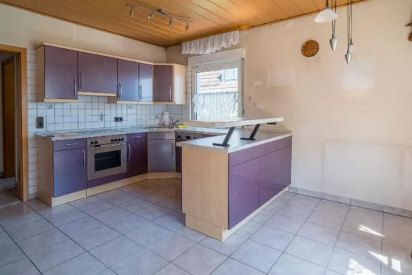 Immobilie in Asperg - Langlebiges, massiv gebautes Dreifamilienhaus in Asperg - für Macher und Gestalter - Bild 3