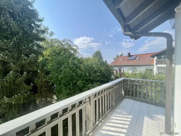 Immobilie in Oberhaching - Großzügige 3-Zimmer-Wohnung mit Sonnenbalkon in begehrter Lage von Oberhaching - Bild 4