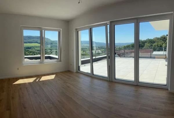Immobilie in Neuengönna - PROVISIONSFREI! Wohnen mit Charakter: Großzügige 4-Zimmer-Wohnung in Porstendorf mit Blick über Jena - Bild 1