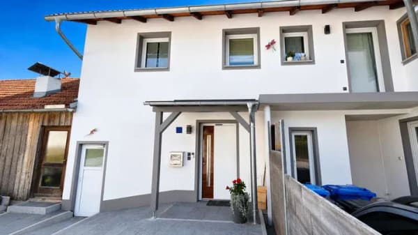Immobilie in Saldenburg - Saldenburg: 
Doppelhaushälfte mit großzügigem Aussichtsbalkon (2022 Kernsaniert) - Bild 0