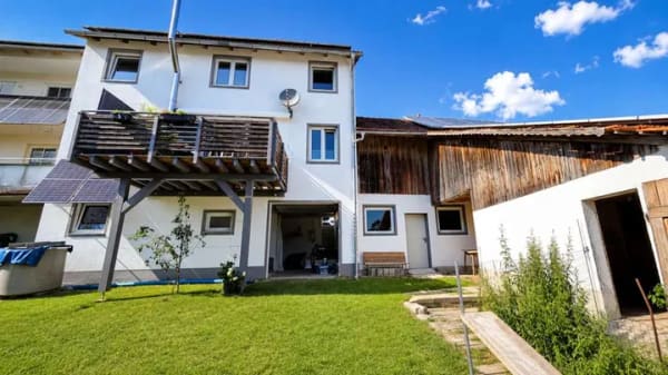 Immobilie in Saldenburg - Saldenburg: 
Doppelhaushälfte mit großzügigem Aussichtsbalkon (2022 Kernsaniert) - Bild 1