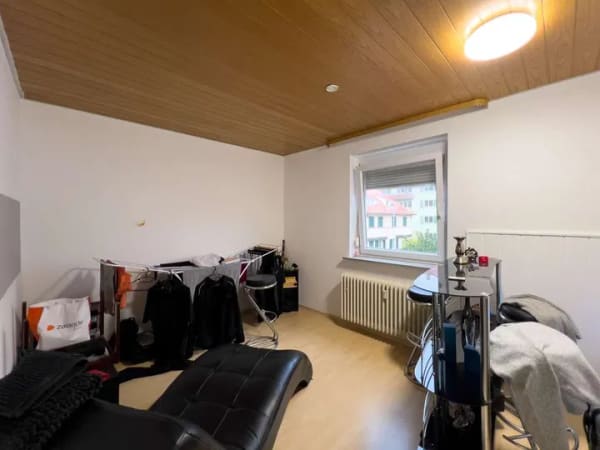 Immobilie in Stuttgart - Mehrfamilienhaus mit drei Wohneinheiten in guter Lage von Stuttgart-Wangen I DG-Wohnung frei - Bild 3