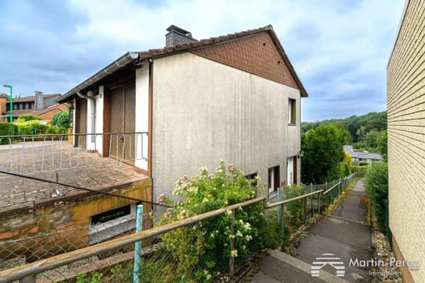 Immobilie in Ennepetal - Dreifamilienhaus mit Einliegerwohnung 
- Garagen - Stellplatz - Garten - - Bild 4