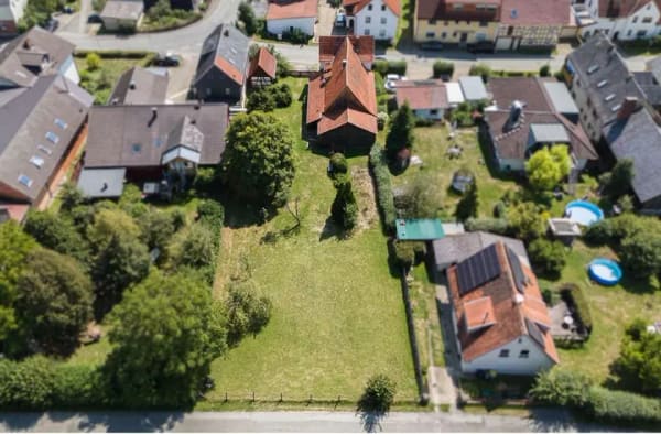 Immobilie in Meeder - Liebhaberobjekt! Denkmalgeschütztes Fachwerkhaus, mit großem Garten und weiterem Baurecht! - Bild 3