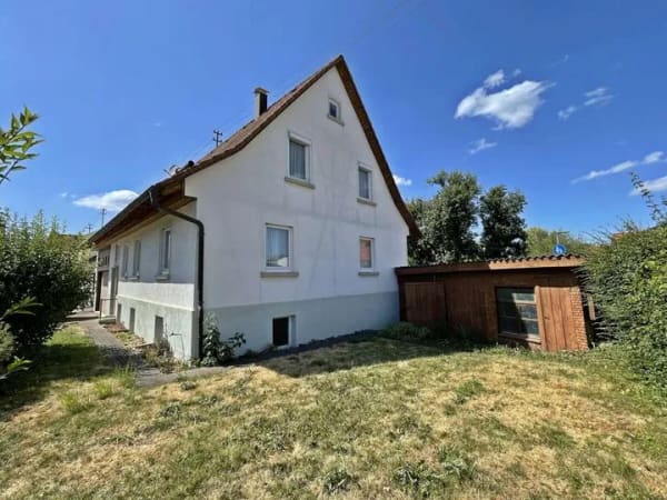 Immobilie in Hülben - Raum für Ideen - Platz für Macher. 
Wohnhaus mit großem Grundstück in Hülben - Bild 2